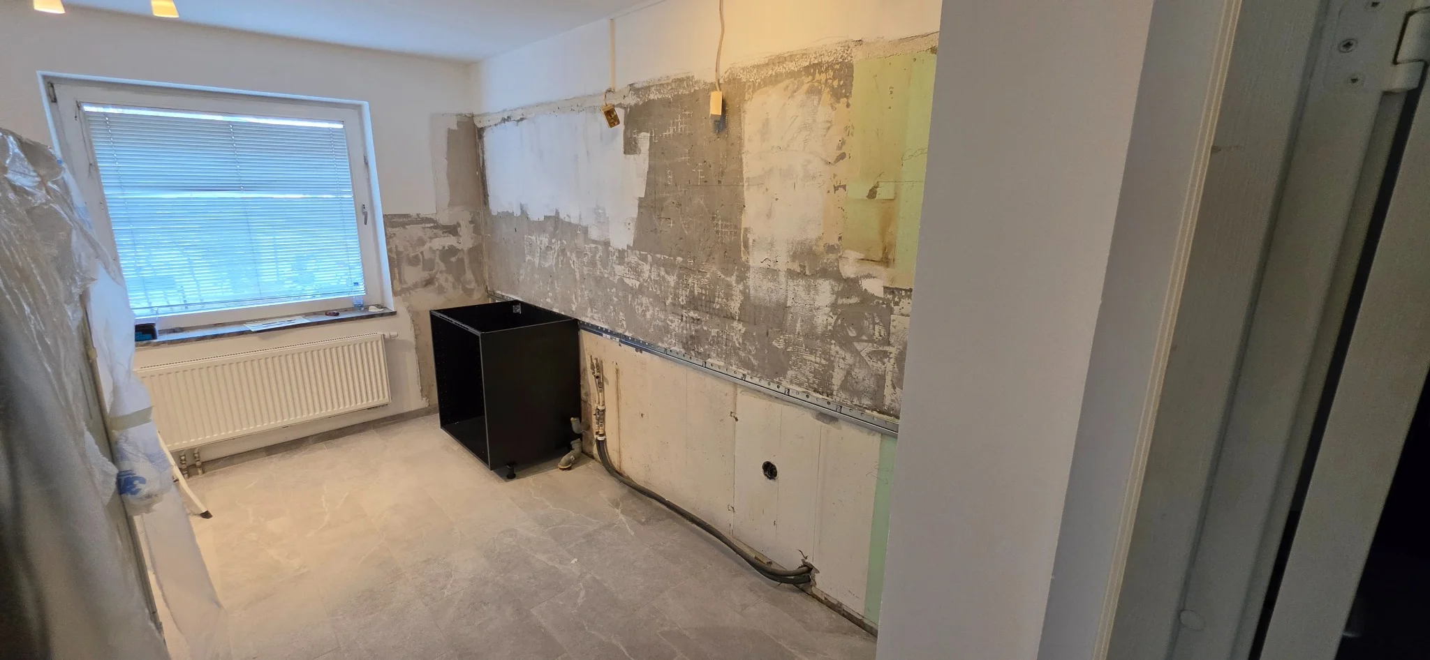 Kök i Söderkulla efter rivning av den gamla köksinredningen